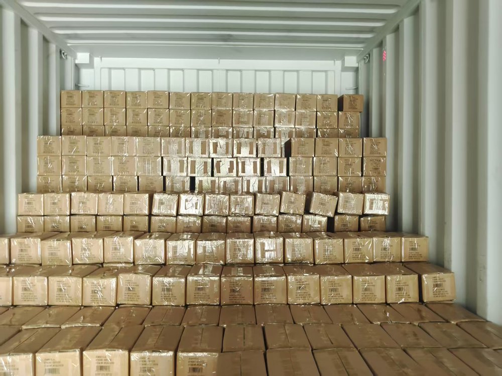 東莞市宜家信ギフトはアクリル流砂製品の大量出荷で世界のサプライチェーンをどのように確保しているのでしょうか?